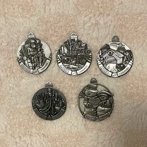 Vintage 5 Set Season’s Greetings Country Metal Ornaments